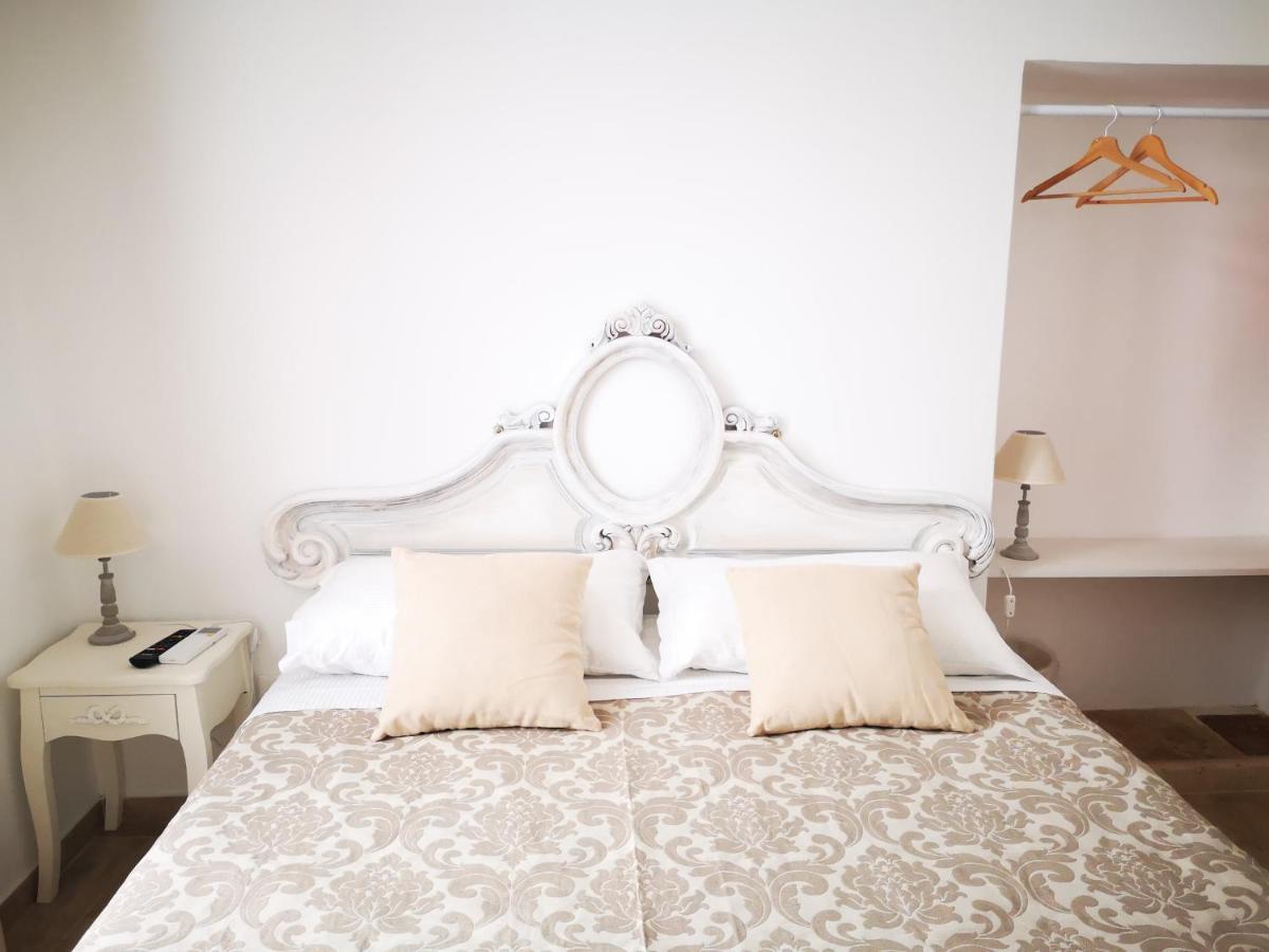 Corte Pietrantica - Charming Rooms & Suites โจวีนัซโซ ภายนอก รูปภาพ