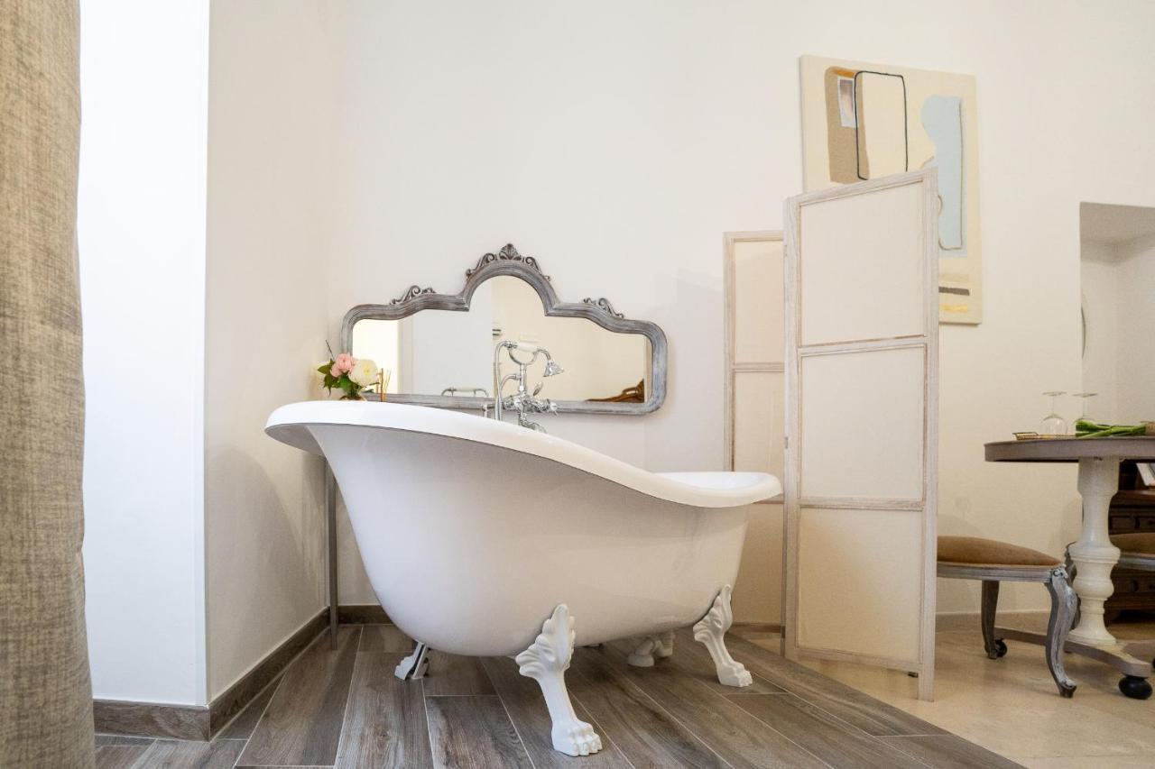 Corte Pietrantica - Charming Rooms & Suites โจวีนัซโซ ภายนอก รูปภาพ