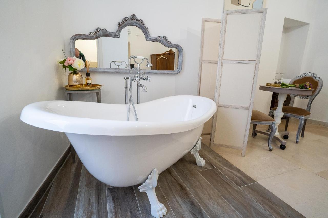 Corte Pietrantica - Charming Rooms & Suites โจวีนัซโซ ภายนอก รูปภาพ