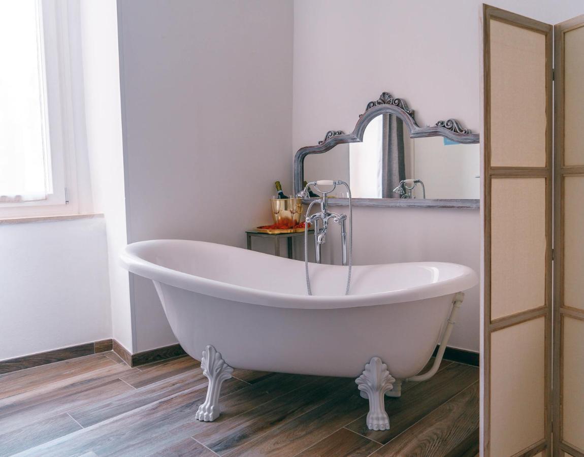 Corte Pietrantica - Charming Rooms & Suites โจวีนัซโซ ภายนอก รูปภาพ