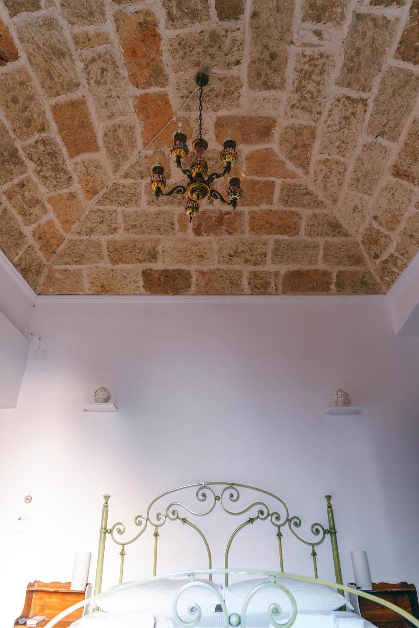 Corte Pietrantica - Charming Rooms & Suites โจวีนัซโซ ห้อง รูปภาพ