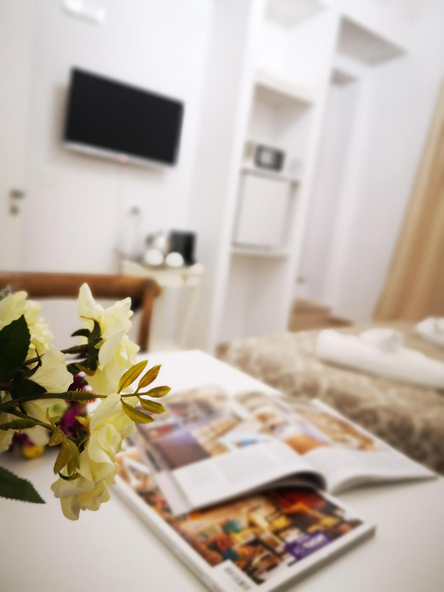 Corte Pietrantica - Charming Rooms & Suites โจวีนัซโซ ห้อง รูปภาพ