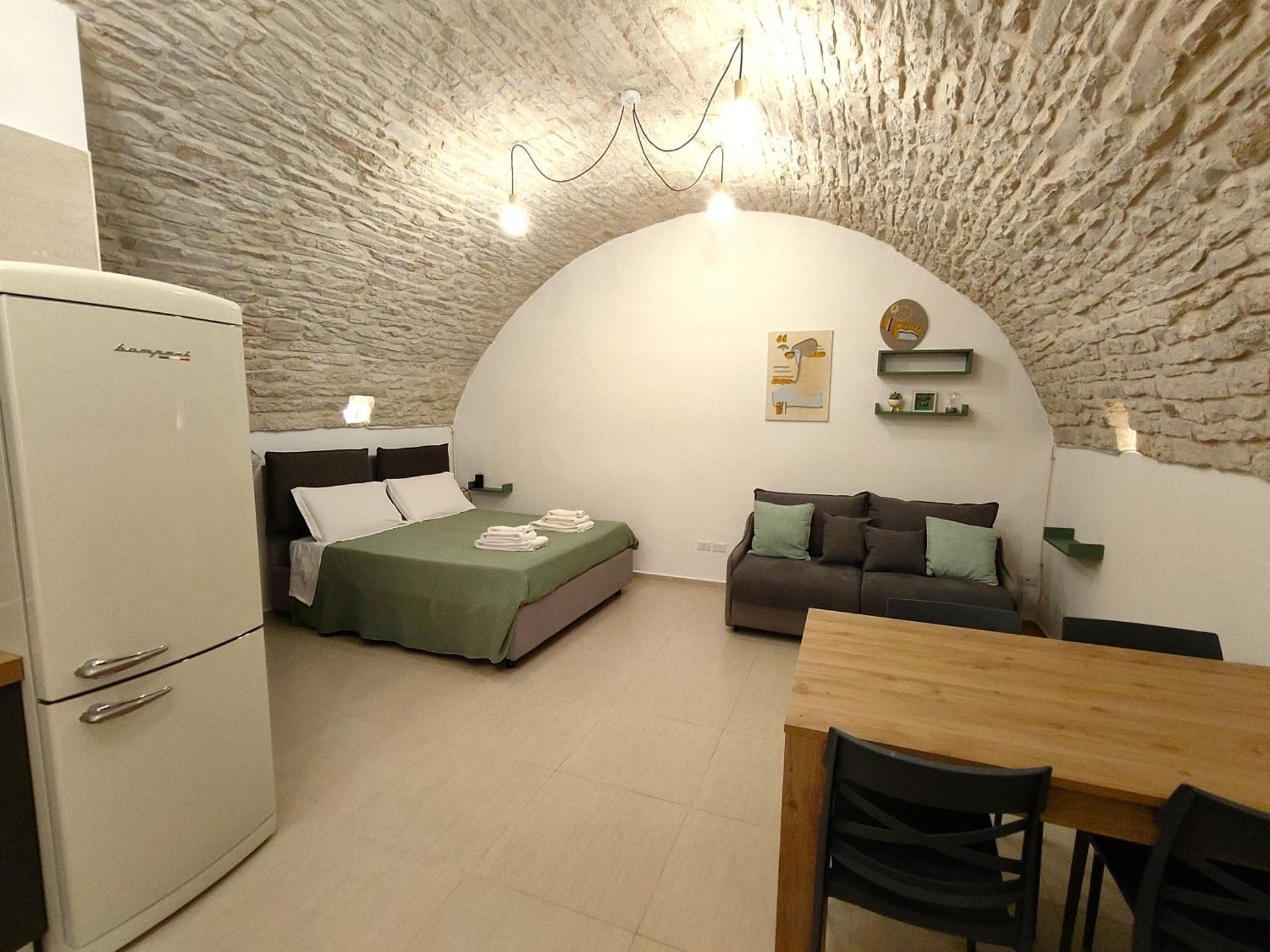 Corte Pietrantica - Charming Rooms & Suites โจวีนัซโซ ภายนอก รูปภาพ